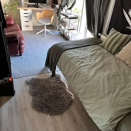 Entire House Next To Metro Station 아파트 로테르담