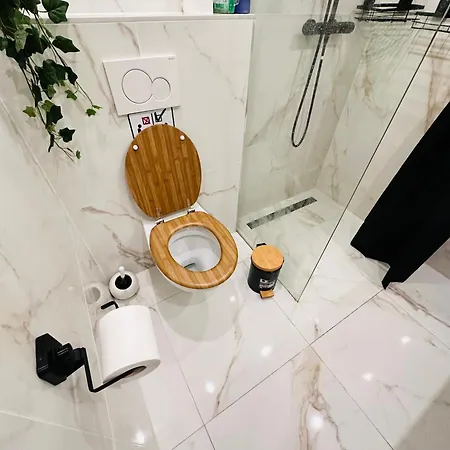 Entire House Next To Metro Station * 로테르담