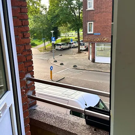 Entire House Next To Metro Station Rotterdam